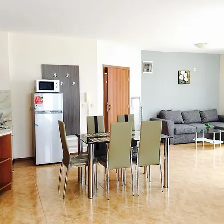 Psb Deluxe Apartment Aheloy