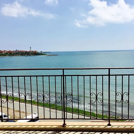 Psb Deluxe Apartment Aheloy